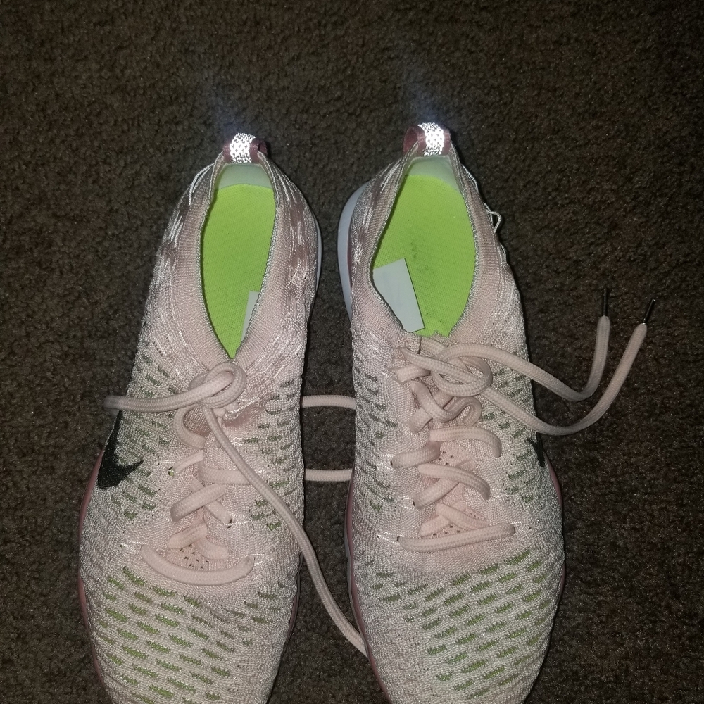 Nike Flyknit - Picture 2 of 6
